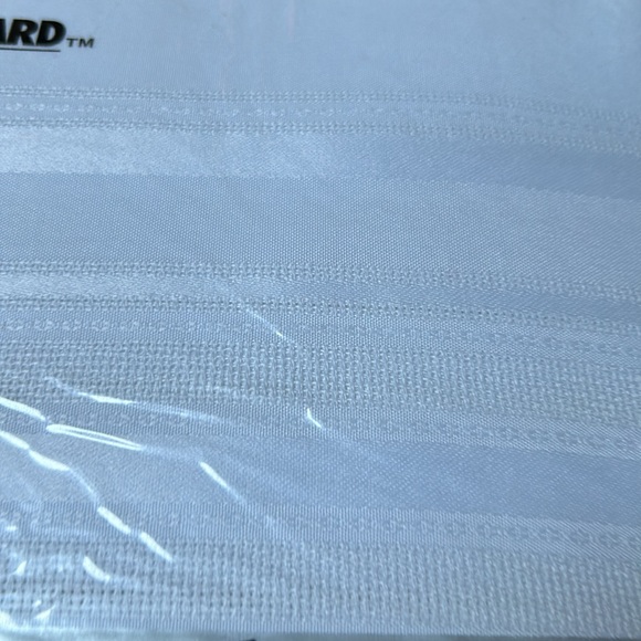 NWOT beautiful white oblong 60 x 120 tablecloth - Picture 4 of 6